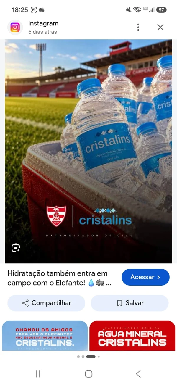 Água Cristalins no estádio, com os símbolos da parceria com o Linense