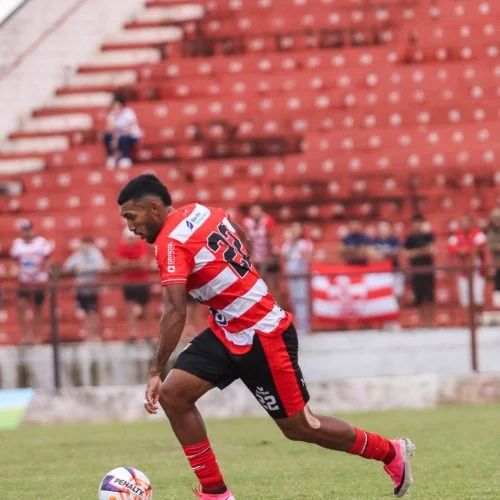 Atleta do Clube Atlético Linense em ação no Gilbertão